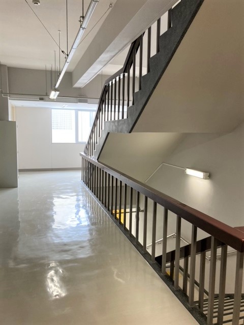 創作展示棟 2~3階 階段